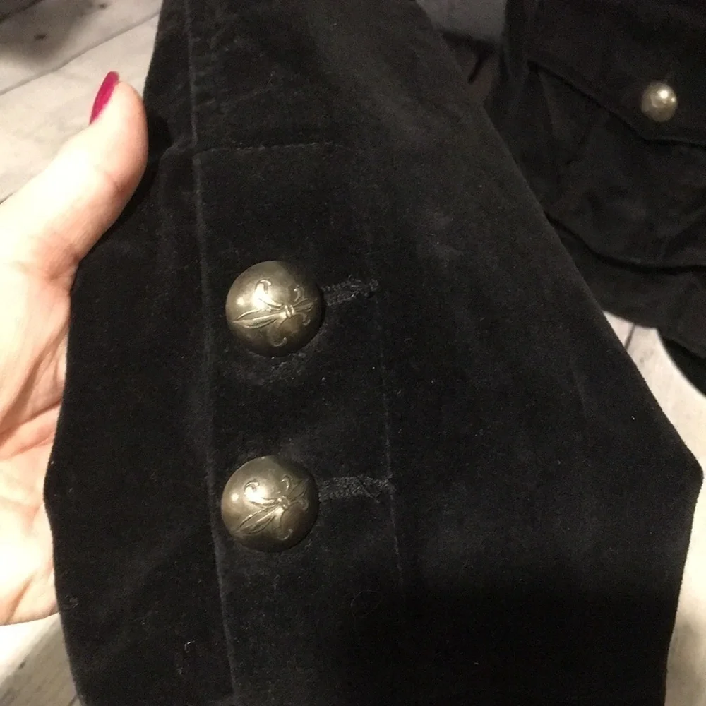 BB Dakota velvet black military jacket with fleur-de-lis‘s buttons